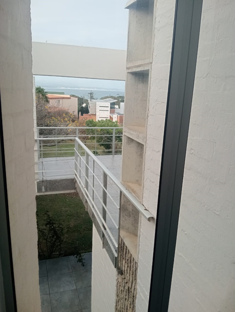 3 Bedroom Property for Sale in Wavecrest Eastern Cape